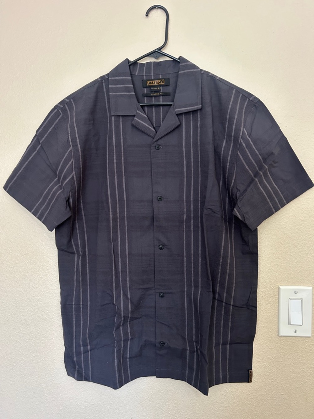 Men's Dark Grey Short Sleeve Cuban Shirt with Subtle Textured Stripes
